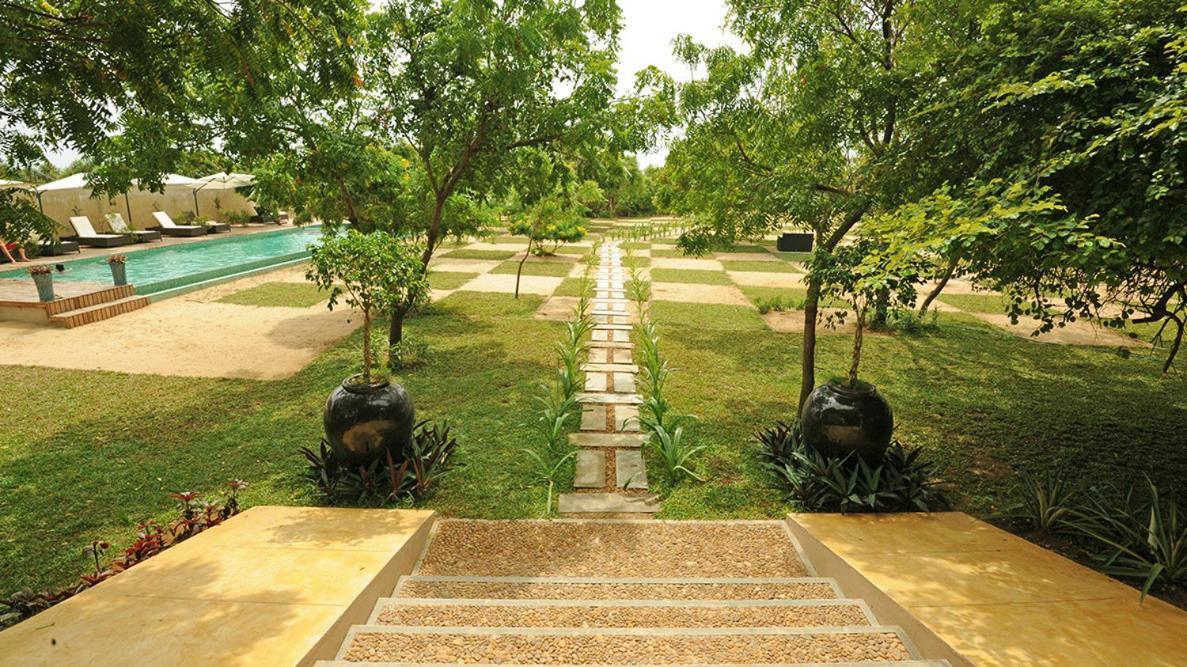Nikara Luxury Beach House Tissamaharama Esterno foto