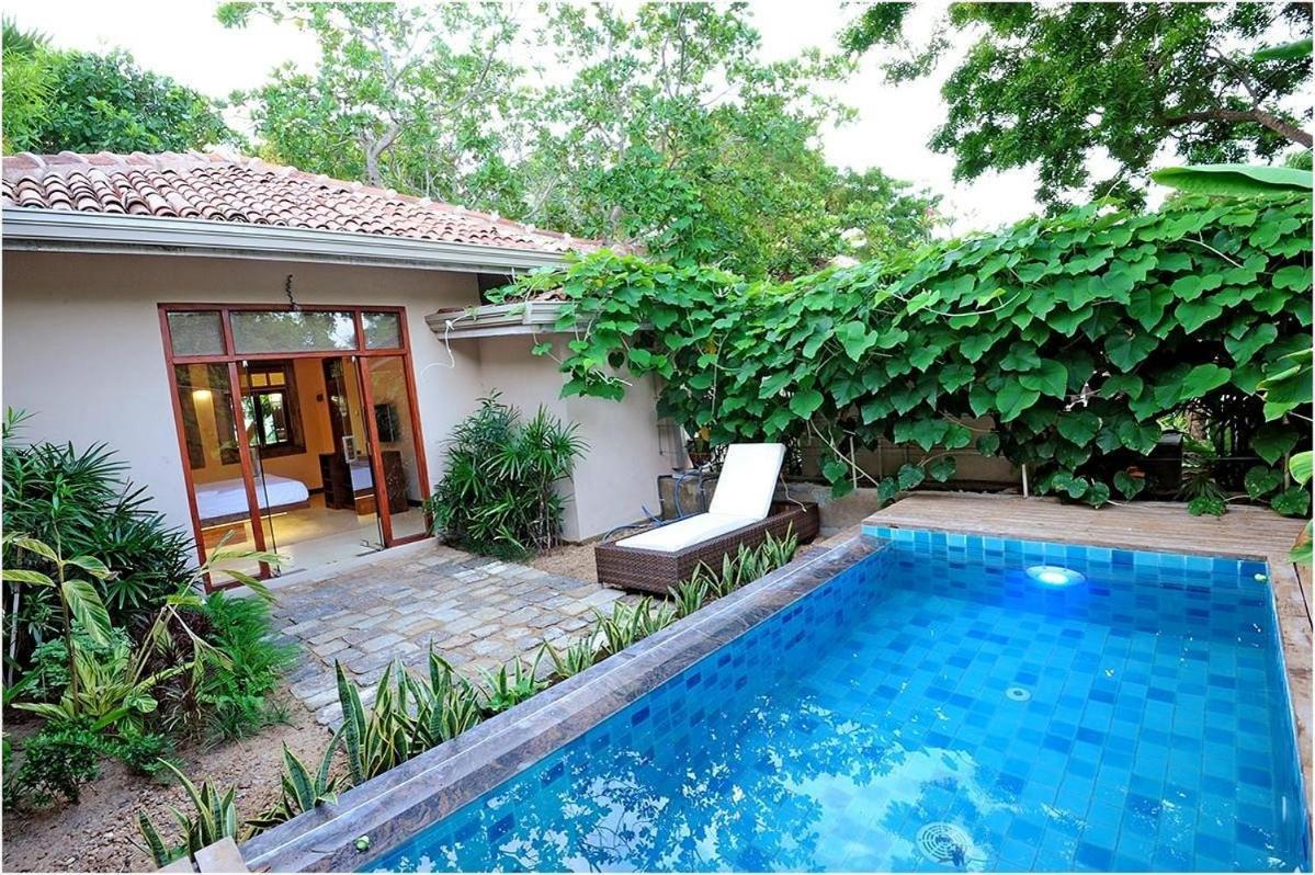 Nikara Luxury Beach House Tissamaharama Esterno foto