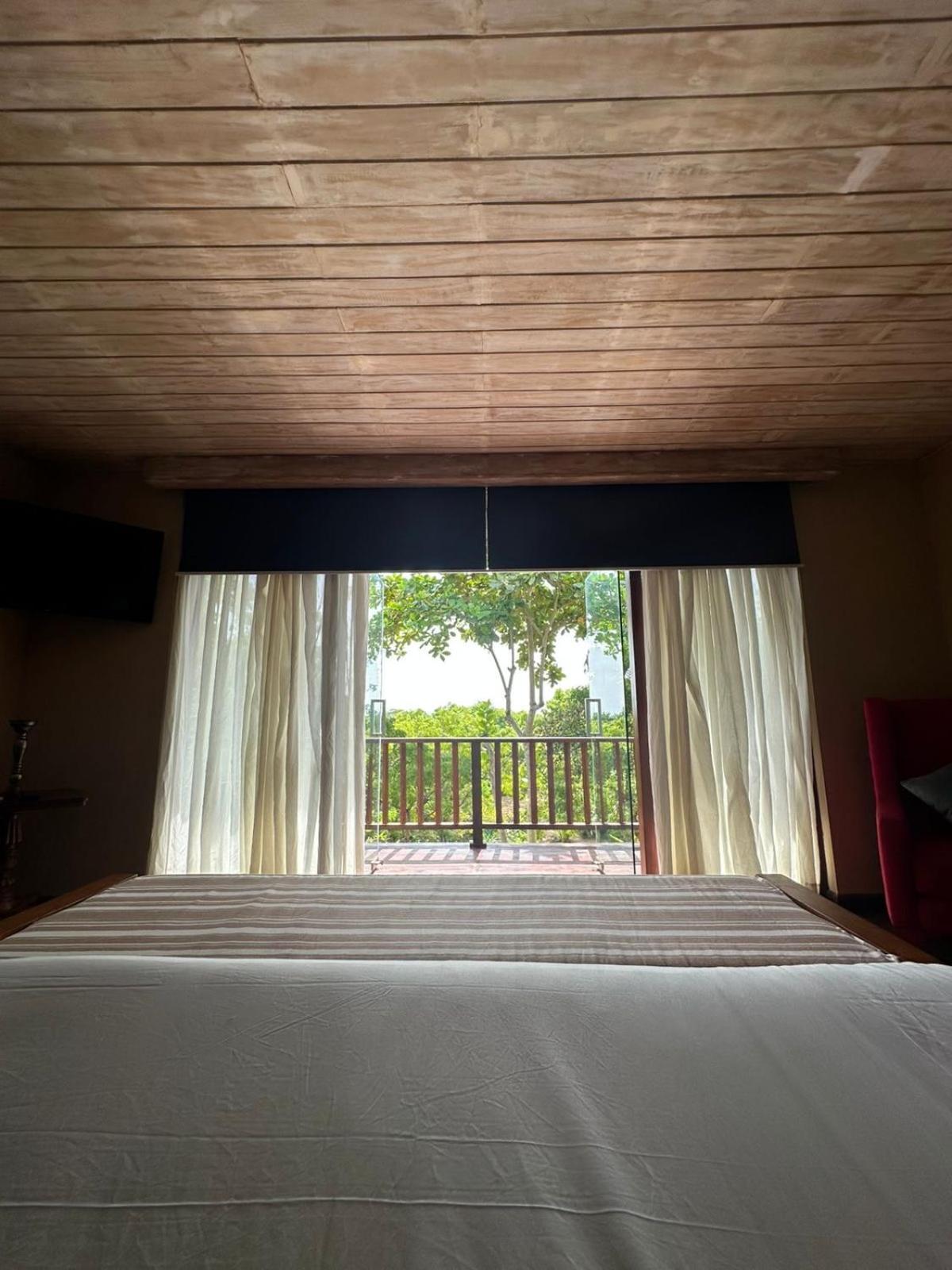 Nikara Luxury Beach House Tissamaharama Esterno foto
