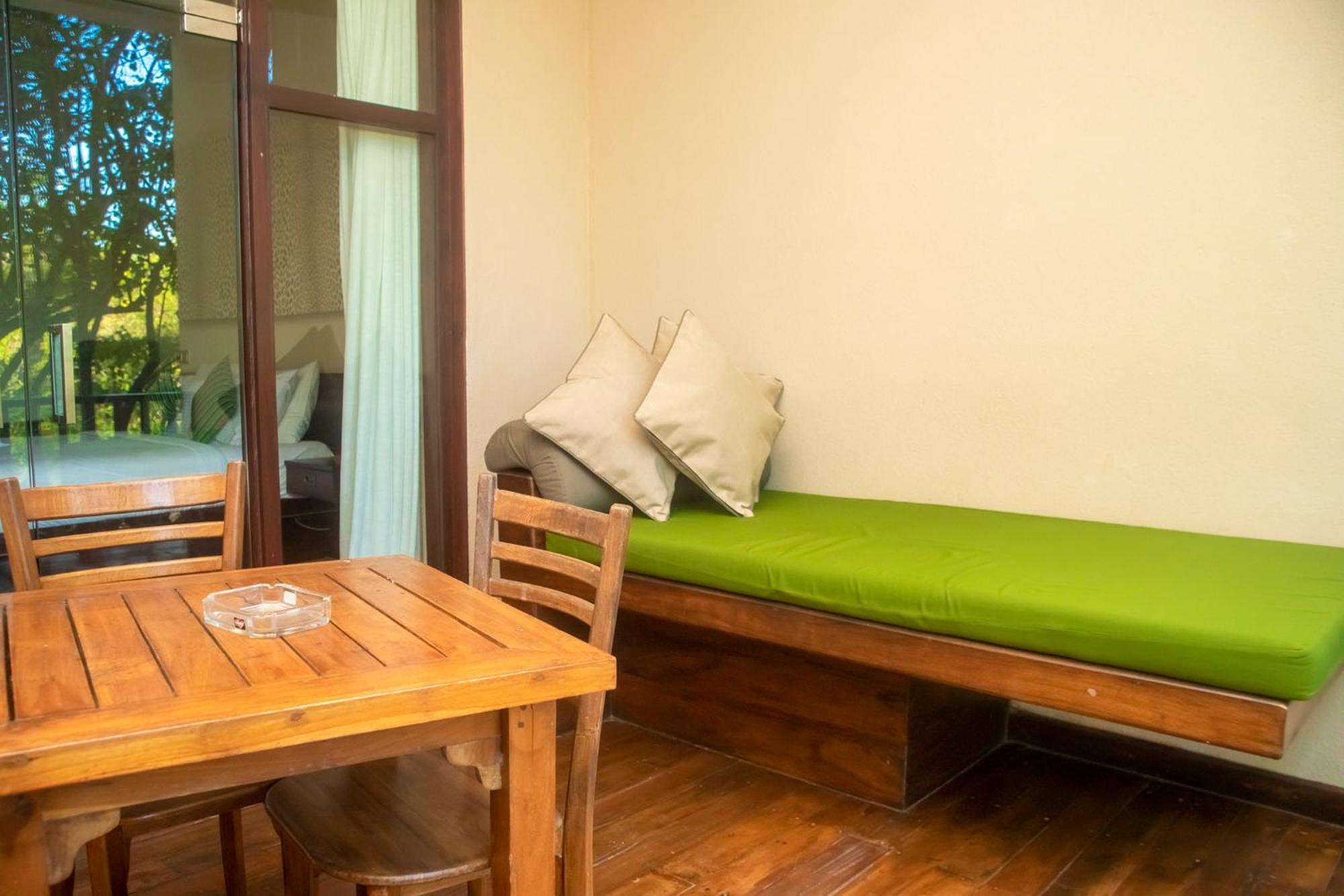 Nikara Luxury Beach House Tissamaharama Esterno foto